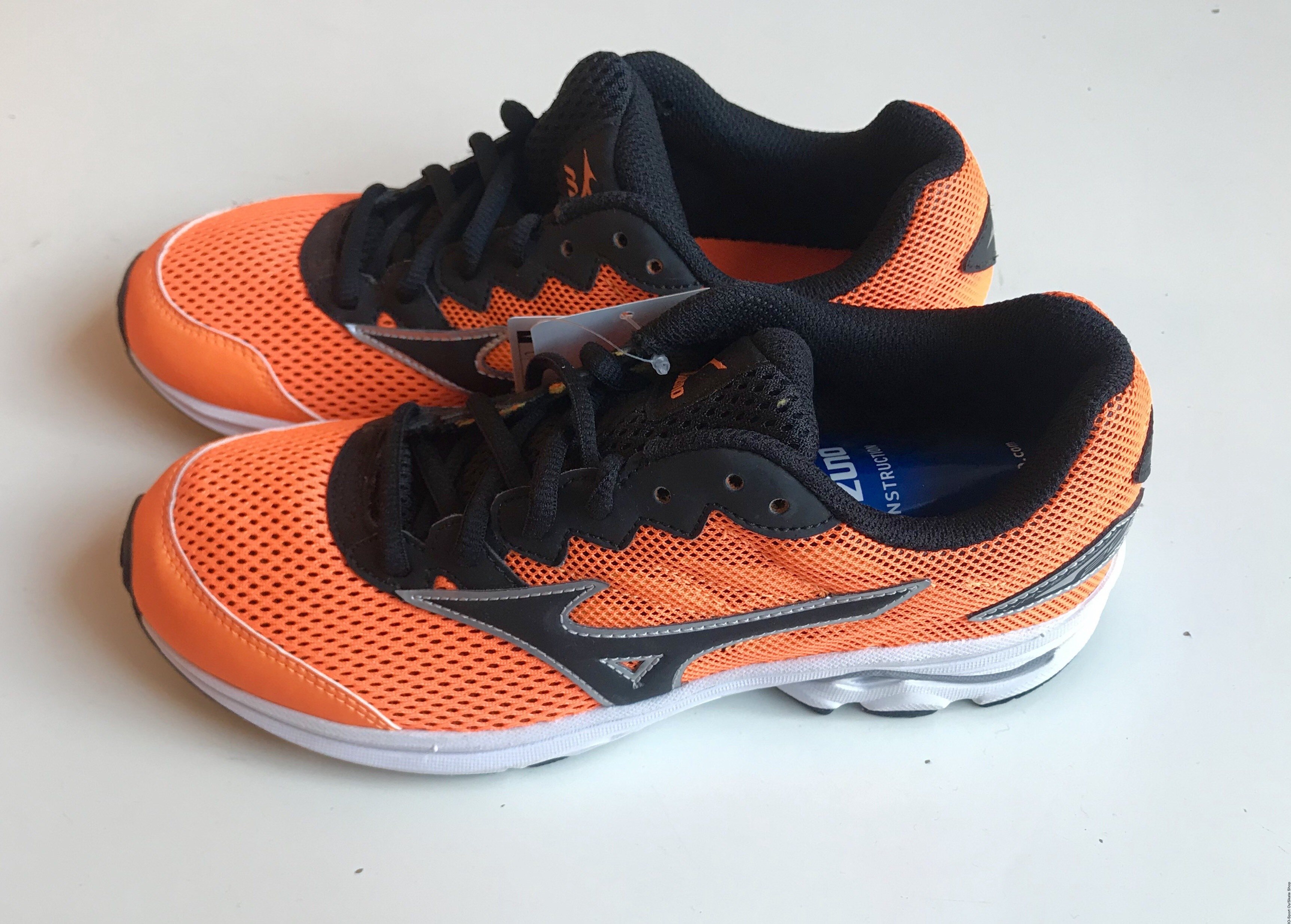 mizuno youth shoes