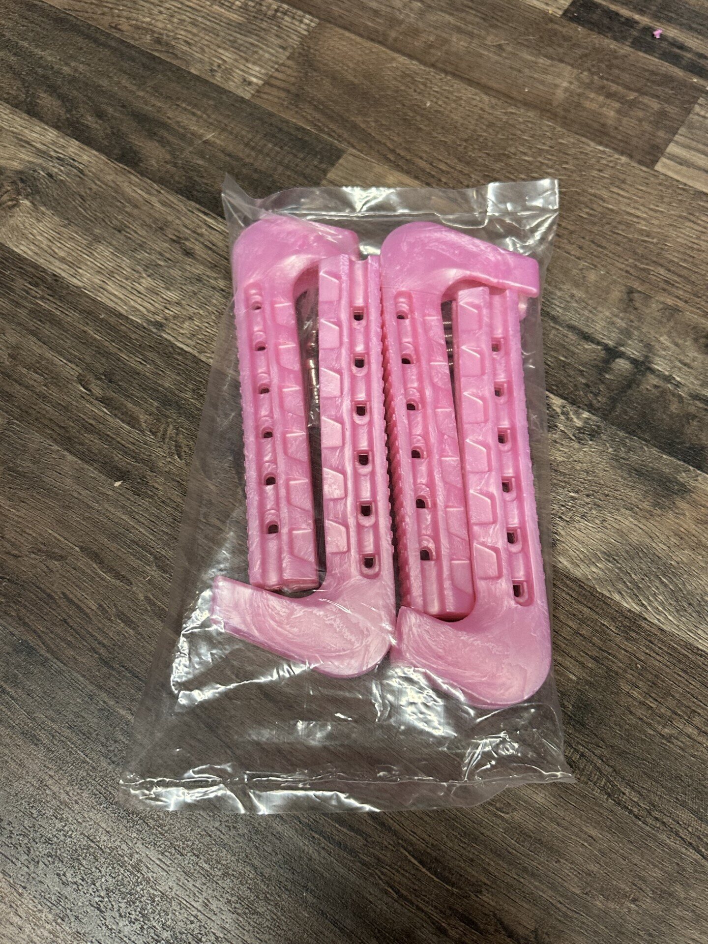 BJØRN Teräsuoja (HUOM! 2kpl on suojapari. Parin hinta on 16€) Vaaleanpunainen