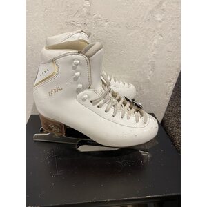 RF3 245 + Apex supreme 9", käytetty