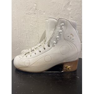 Royal Pro 250 PELKKÄ KENKÄ, käytetty