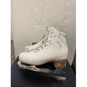 RF 1 255 + Coronation Dance, käytetty