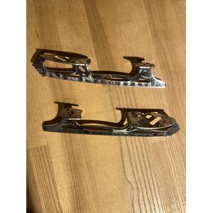 Legacy 8.25", käytetty