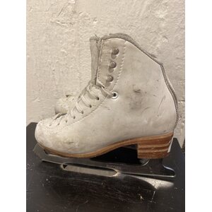Debut Low cut 3 1/2", + Loiste dance 8 1/2" käytetty